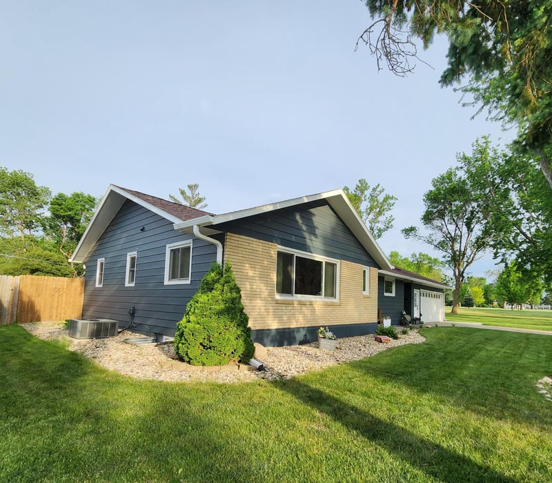 1105 5th Ave SW, Pipestone, MN 56164