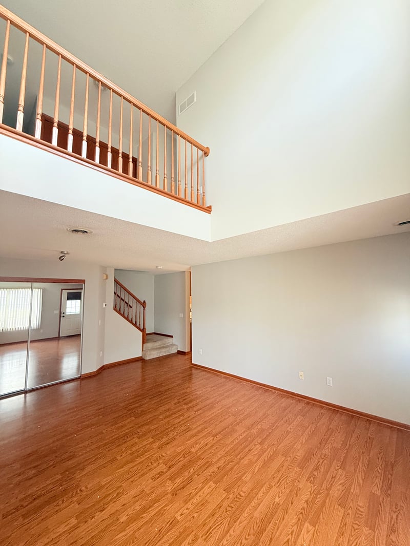 443 Leeward Trl, Woodbury, MN 55129
