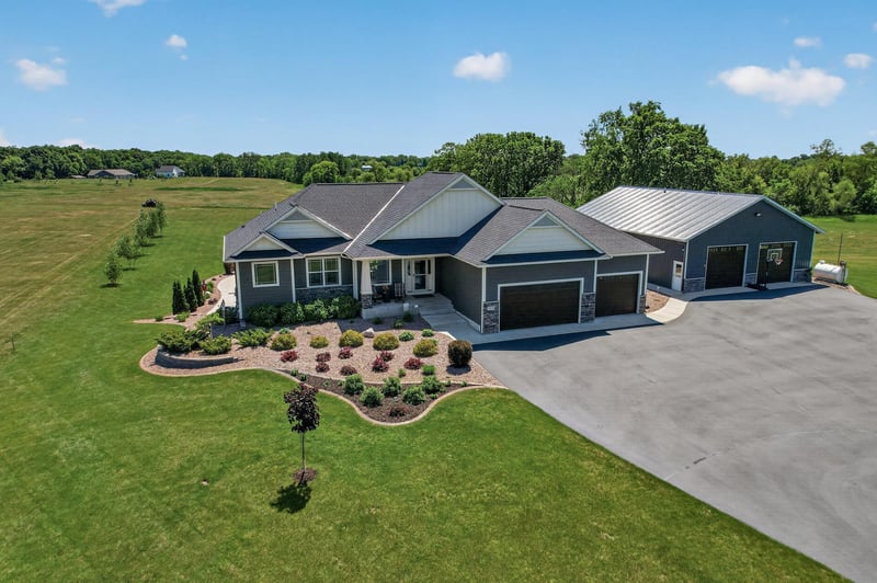7979 117th St NW, Annandale, MN 55302