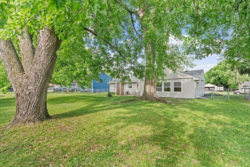 8528 Columbus Ave S, Bloomington, MN 55420