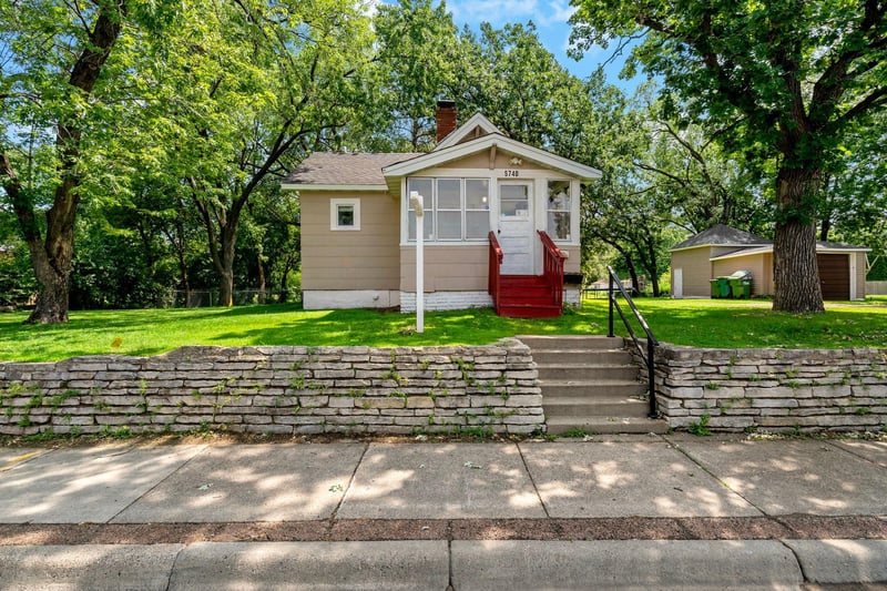 5740 Dupont Ave N, Brooklyn Center, MN 55430
