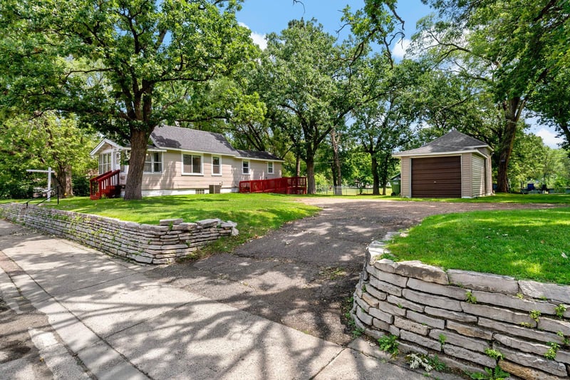 5740 Dupont Ave N, Brooklyn Center, MN 55430