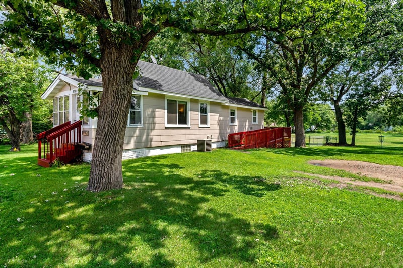 5740 Dupont Ave N, Brooklyn Center, MN 55430