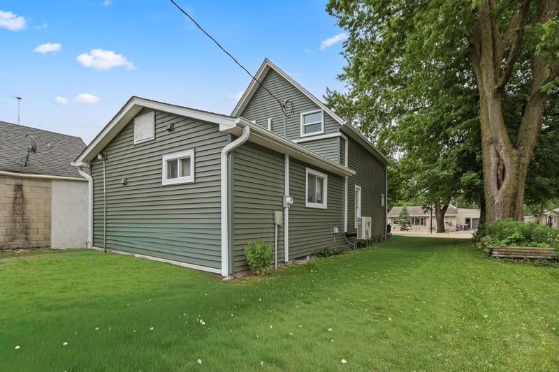 207 W Franklin St, Morristown, MN 55052