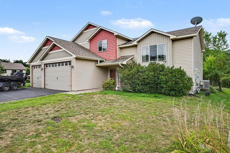 820 Kelly St, Lino Lakes, MN 55014