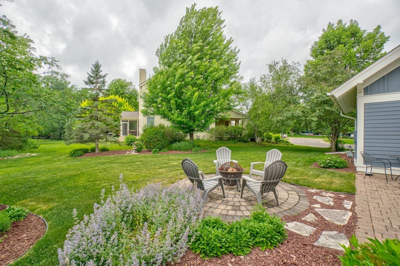 316 Country Rd, Stillwater, MN 55082