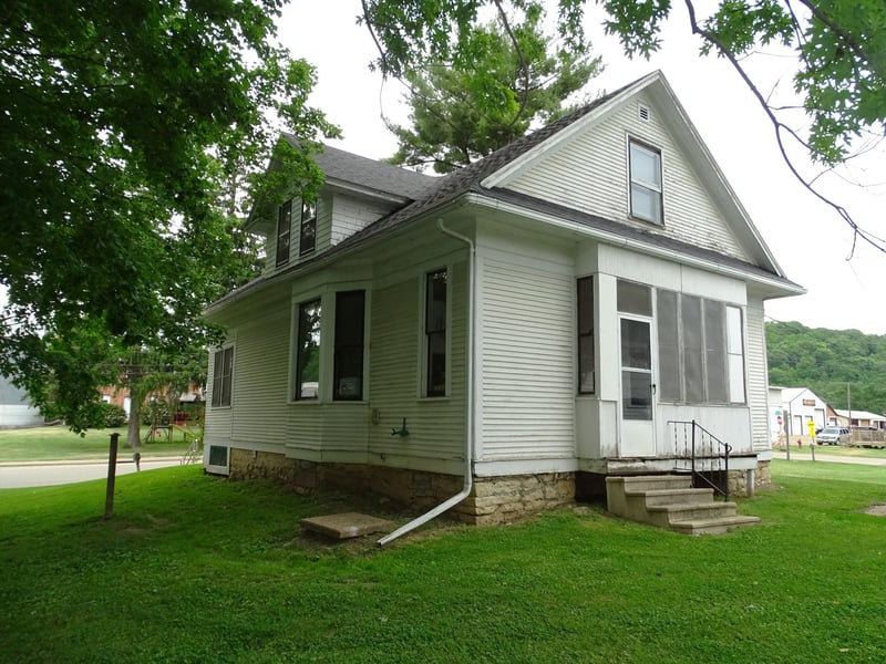 105 Maple Ave E, Plum City, WI 54761