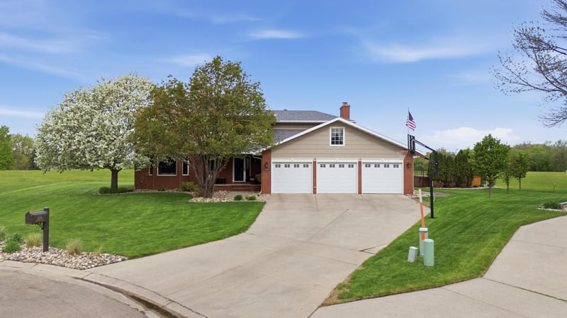3500 Riverview Cir, Moorhead, MN 56560