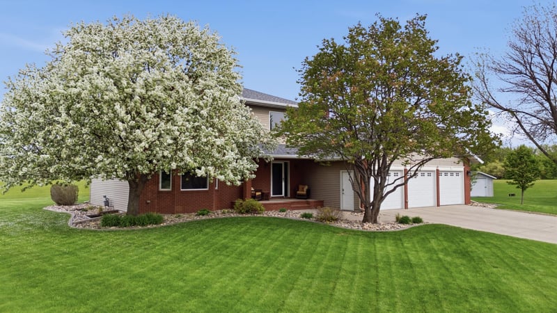 3500 Riverview Cir, Moorhead, MN 56560
