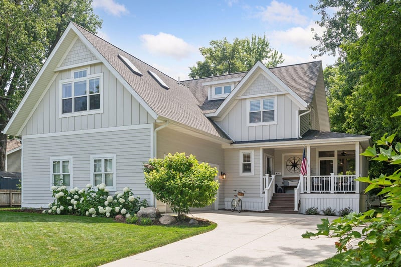 180 Bell St, Excelsior, MN 55331