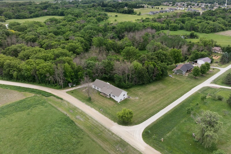 18486 625th St, Dodge Center, MN 55927