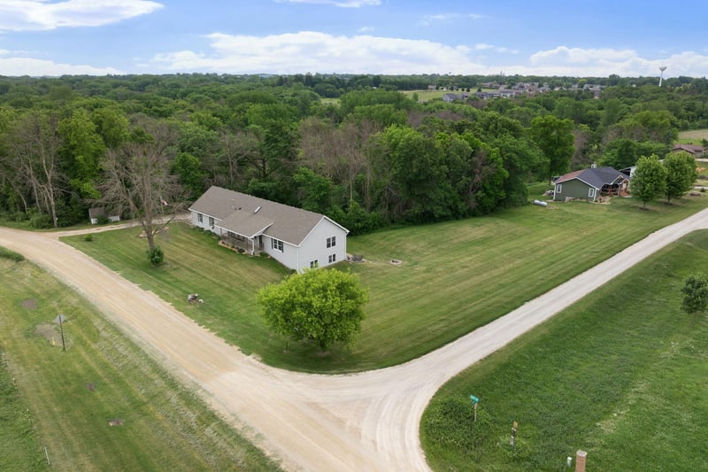 18486 625th St, Dodge Center, MN 55927