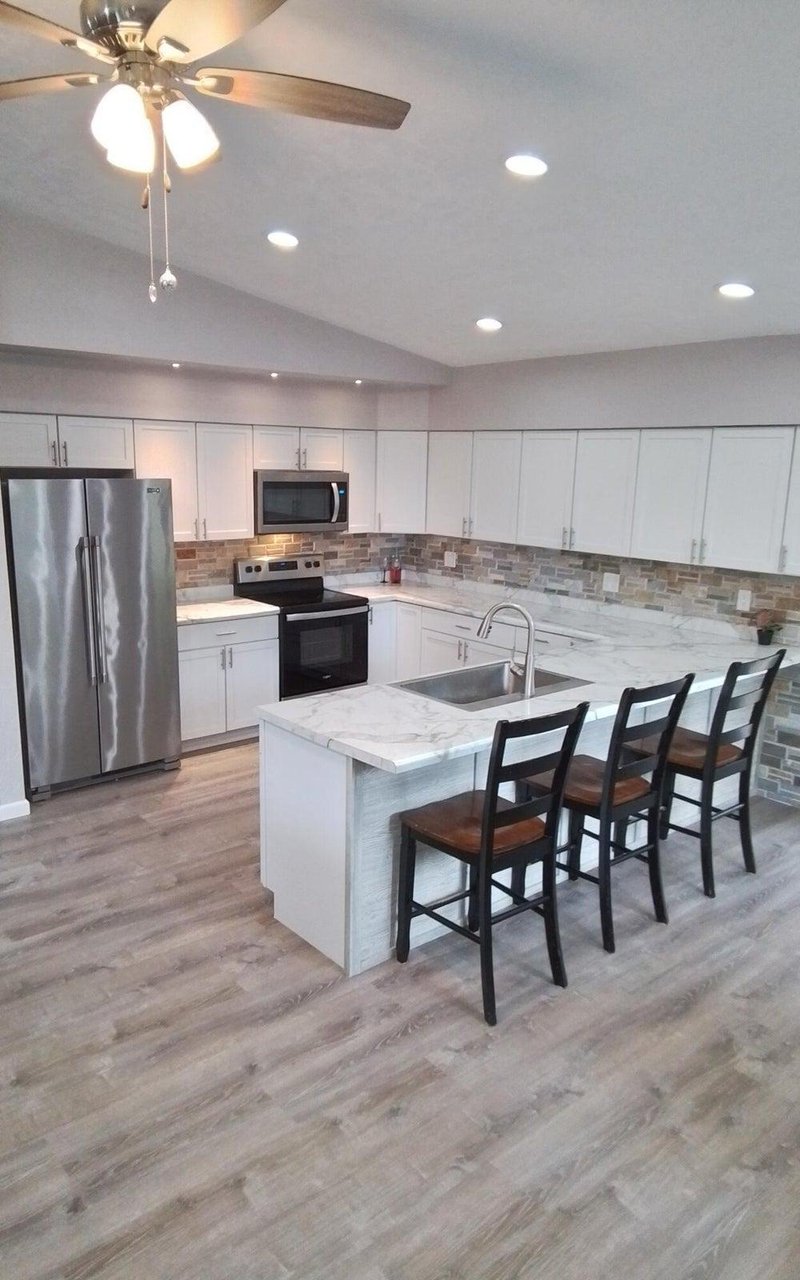 1596 Highwood Dr, La Crescent, MN 55947