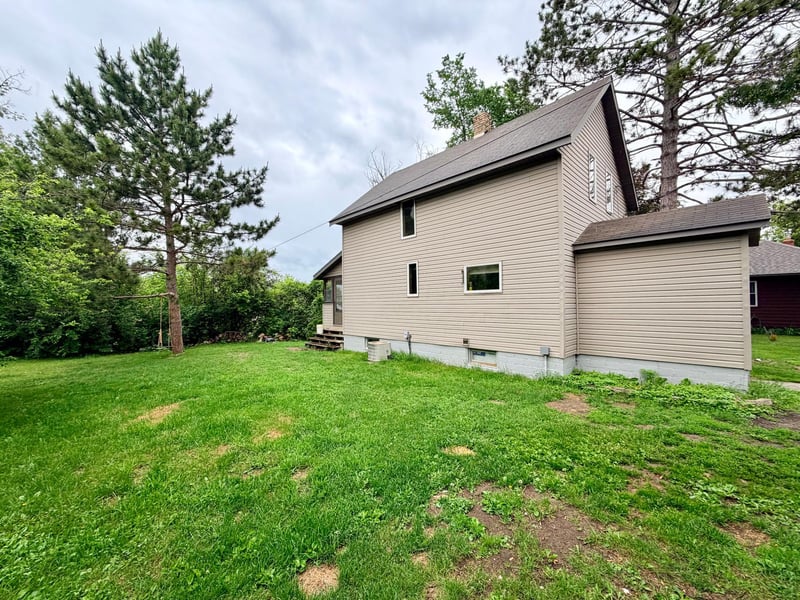 206 Gunn St, Coleraine, MN 55722