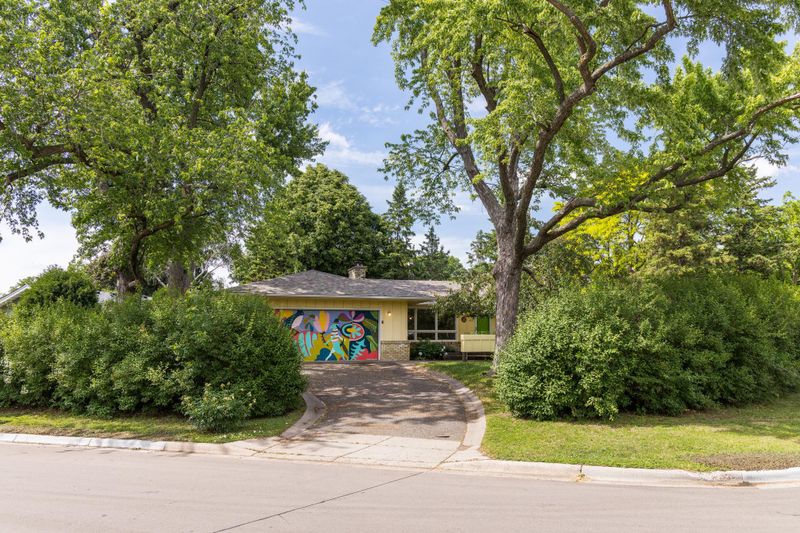 1953 Summer St, Falcon Heights, MN 55113
