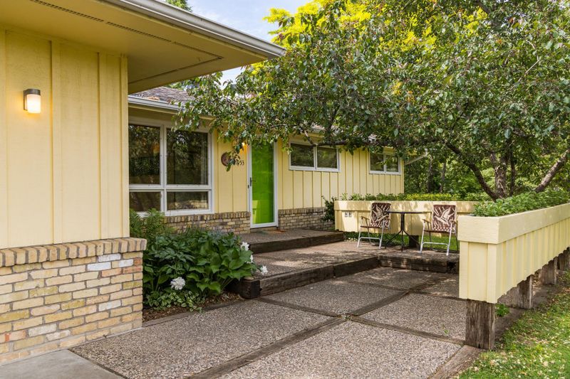 1953 Summer St, Falcon Heights, MN 55113