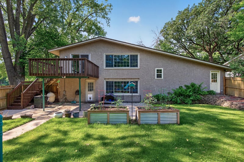 1504 Crystal Lake Rd E, Burnsville, MN 55306