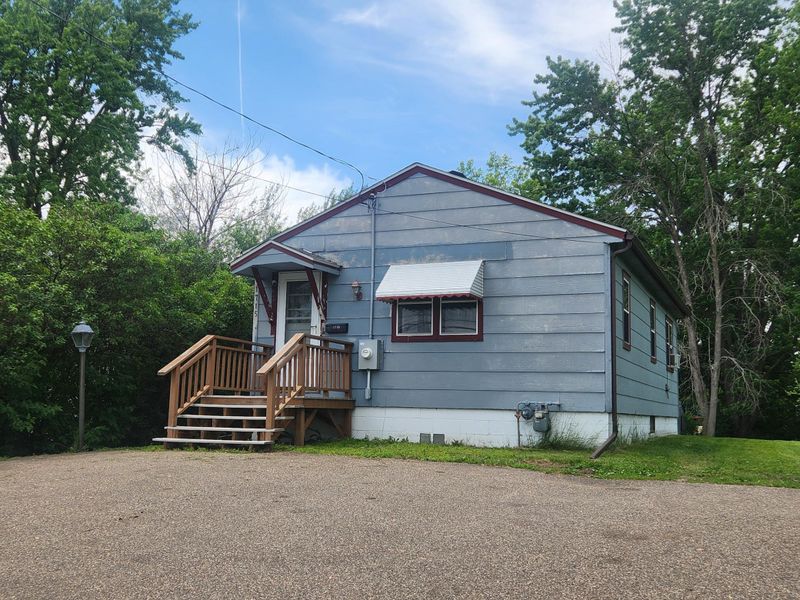 1715 Budd Ave, Maple Plain, MN 55359
