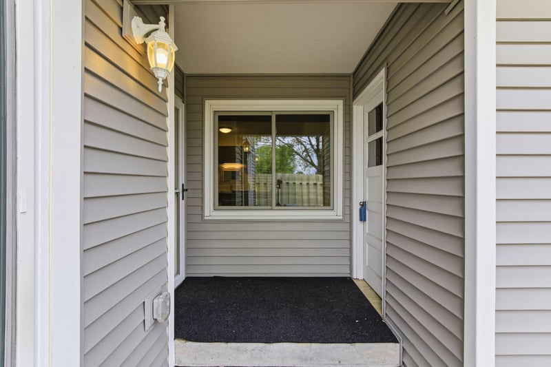 7604 Rimbley Rd, Woodbury, MN 55125