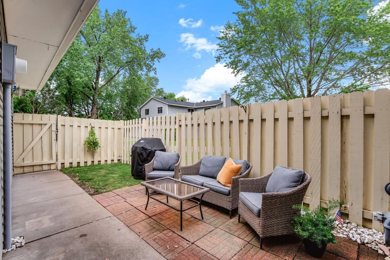 7604 Rimbley Rd, Woodbury, MN 55125