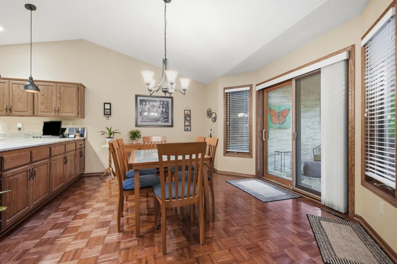 7017 Edenvale Blvd, Eden Prairie, MN 55346