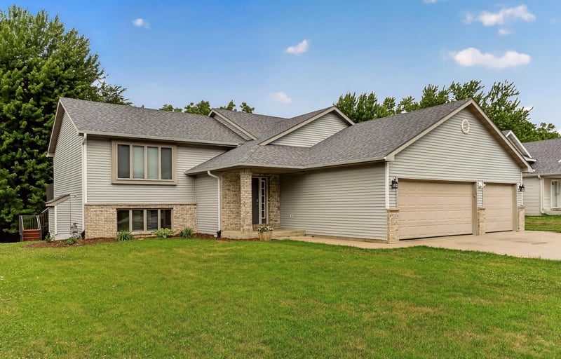 2605 Elmcroft Dr SW, Rochester, MN 55902