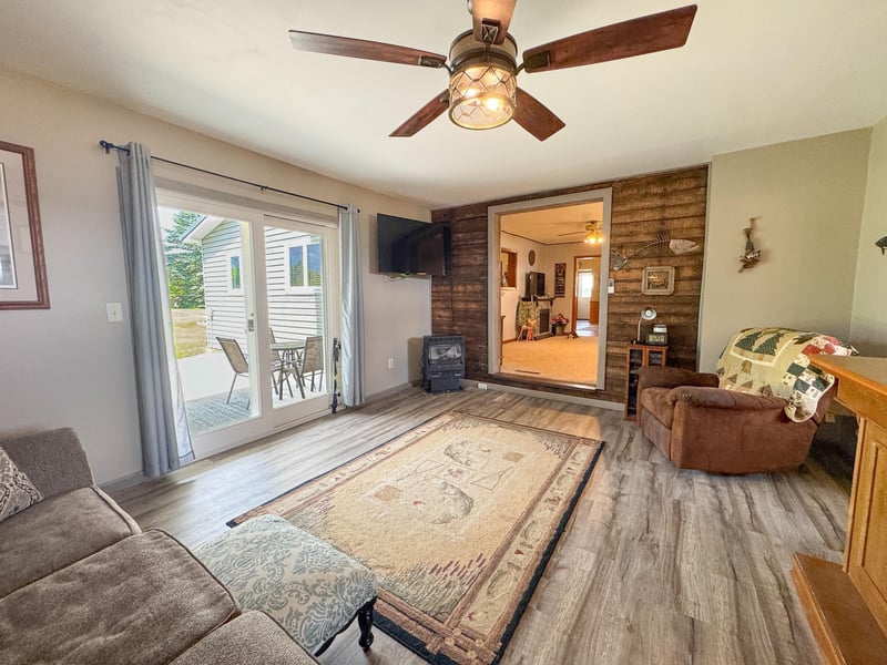 210 2nd Ave S, Dent, MN 56528