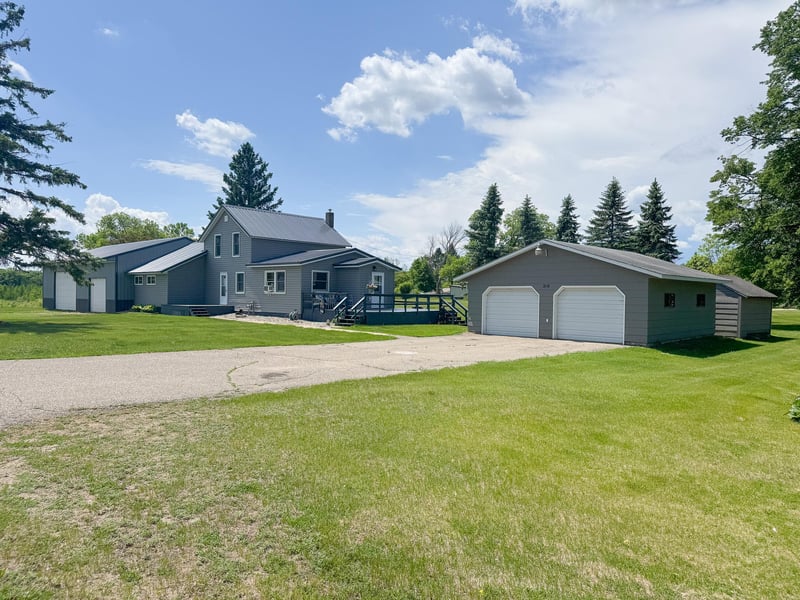 210 2nd Ave S, Dent, MN 56528
