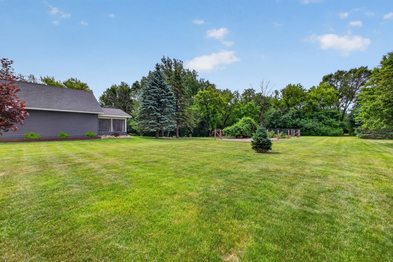 1914 12th Ave NE, Austin, MN 55912