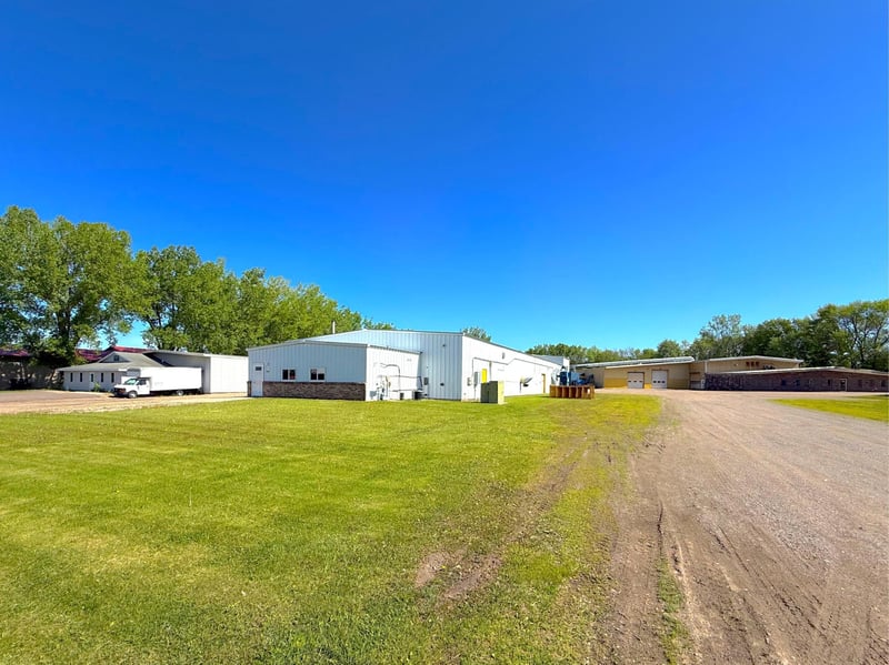 860 Norway Dr E, Annandale, MN 55302