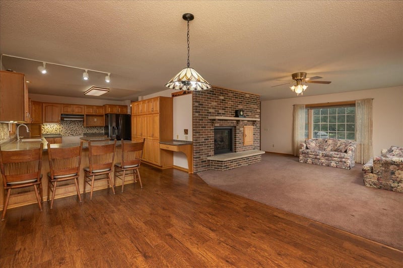 607 Don Dr, Saint Charles, MN 55972