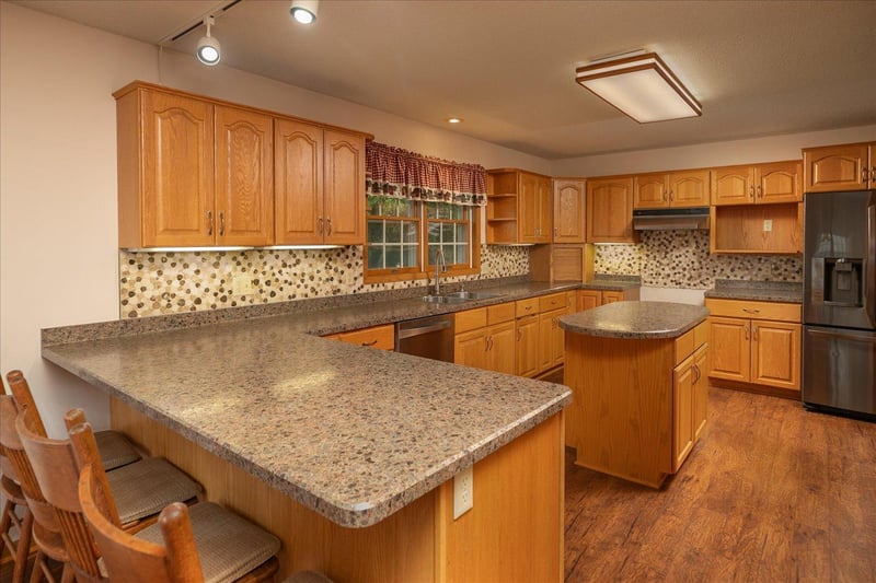 607 Don Dr, Saint Charles, MN 55972