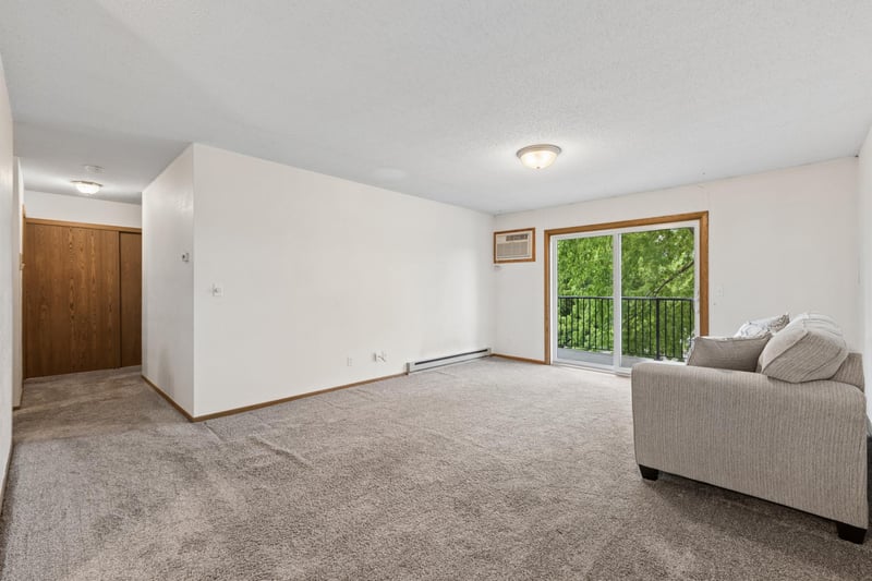 7759 142nd St W #306, Apple Valley, MN 55124