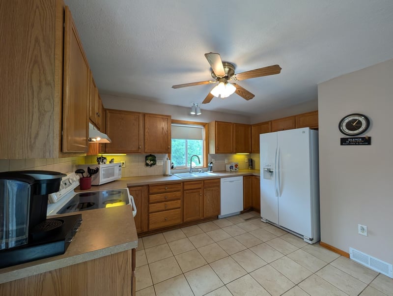 501 Prospect St, Milroy, MN 56263