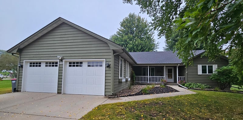 1417 Fairway Dr, Faribault, MN 55021