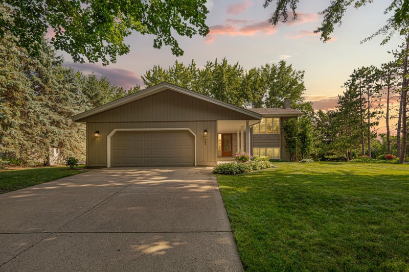 731 Birch Ln, Northfield, MN 55057