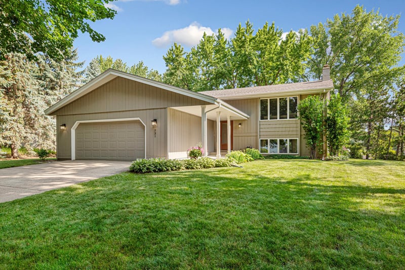 731 Birch Ln, Northfield, MN 55057