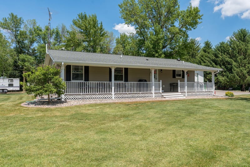 1106 N Main St, Janesville, MN 56048