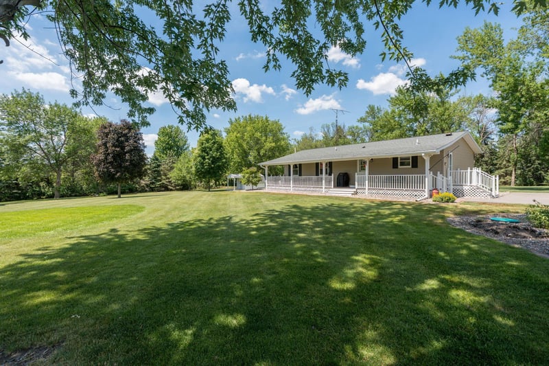 1106 N Main St, Janesville, MN 56048