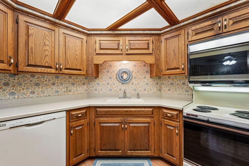 830 Westwind Dr, Little Canada, MN 55109