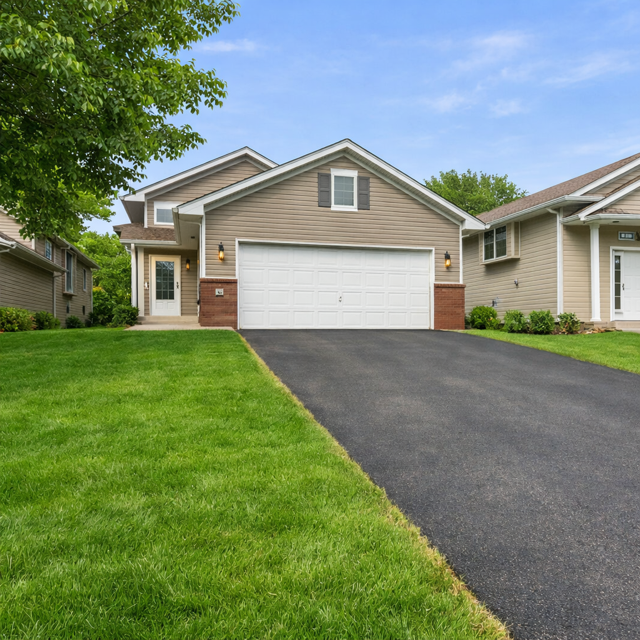 141 Garner Cir, Montrose, MN 55363