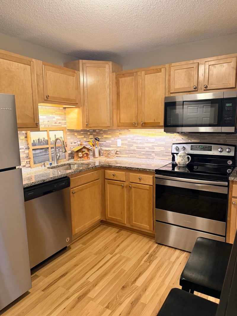 3155 Coachman Rd #465, Eagan, MN 55121