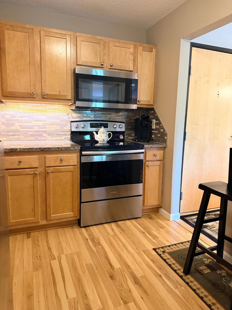 3155 Coachman Rd #465, Eagan, MN 55121