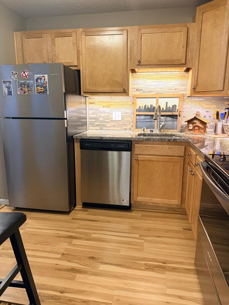 3155 Coachman Rd #465, Eagan, MN 55121
