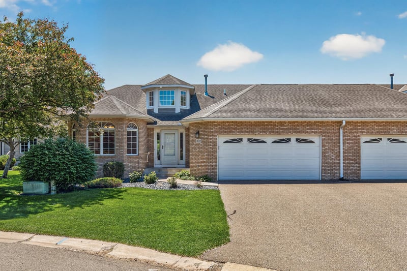 4134 Thornhill Ln, Vadnais Heights, MN 55127