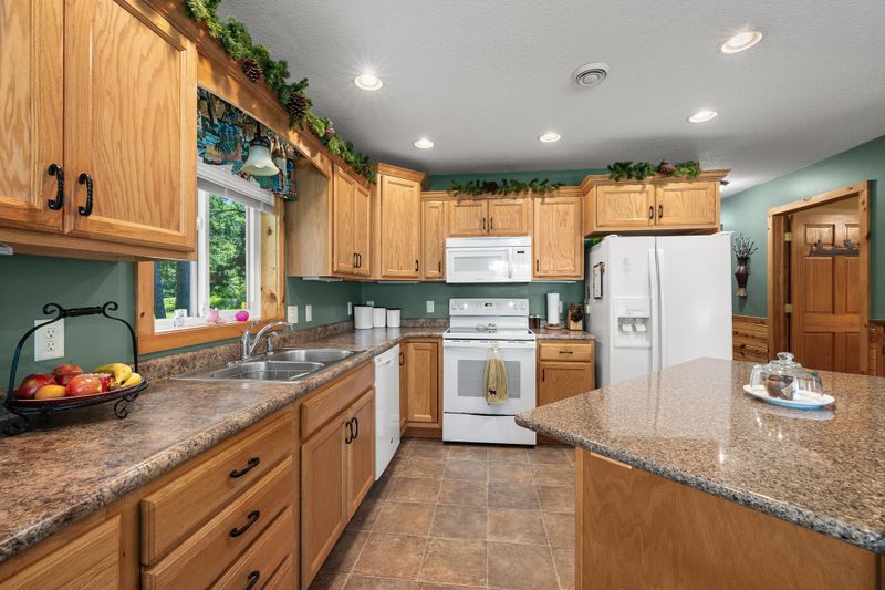 25014 Summit Rd, Hillman, MN 56338