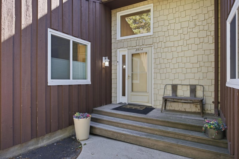 2504 18th St S, Moorhead, MN 56560