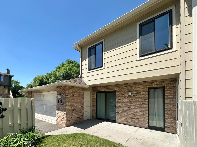 2209 Mayfair Rd, Golden Valley, MN 55427