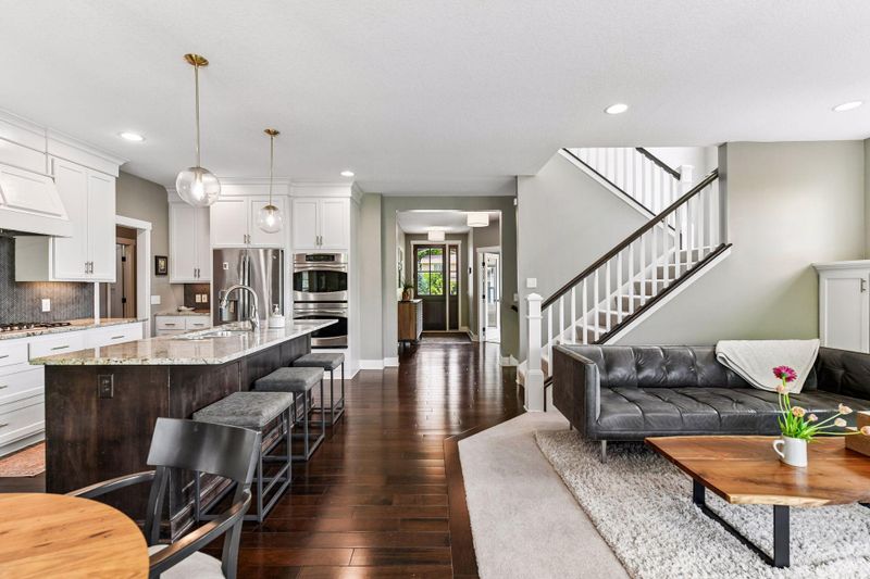 264 Benton Ave, Wayzata, MN 55391
