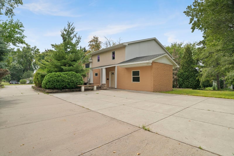 2981 Pilot Knob Rd, Eagan, MN 55121